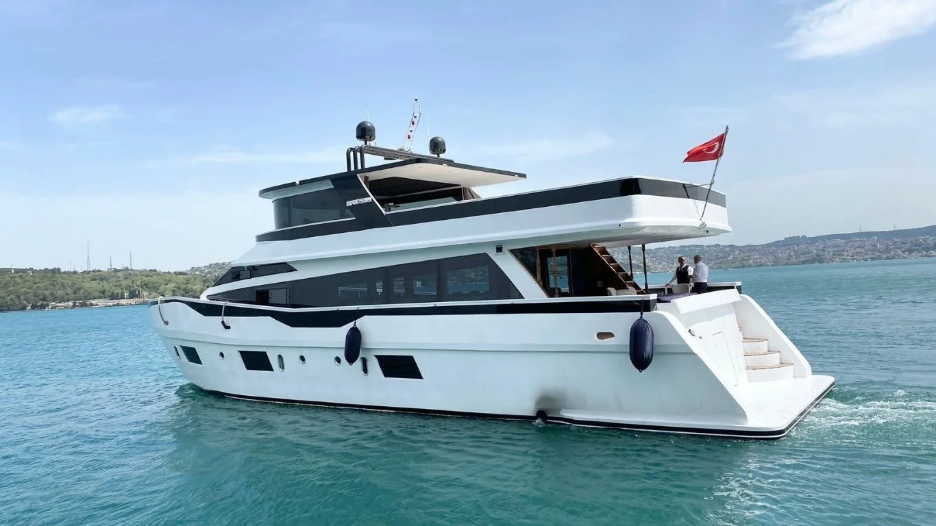 yacht charter in istanbul