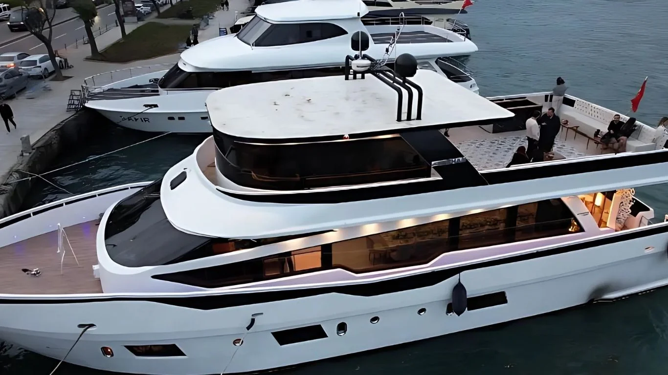 Yacht charter in istanbul