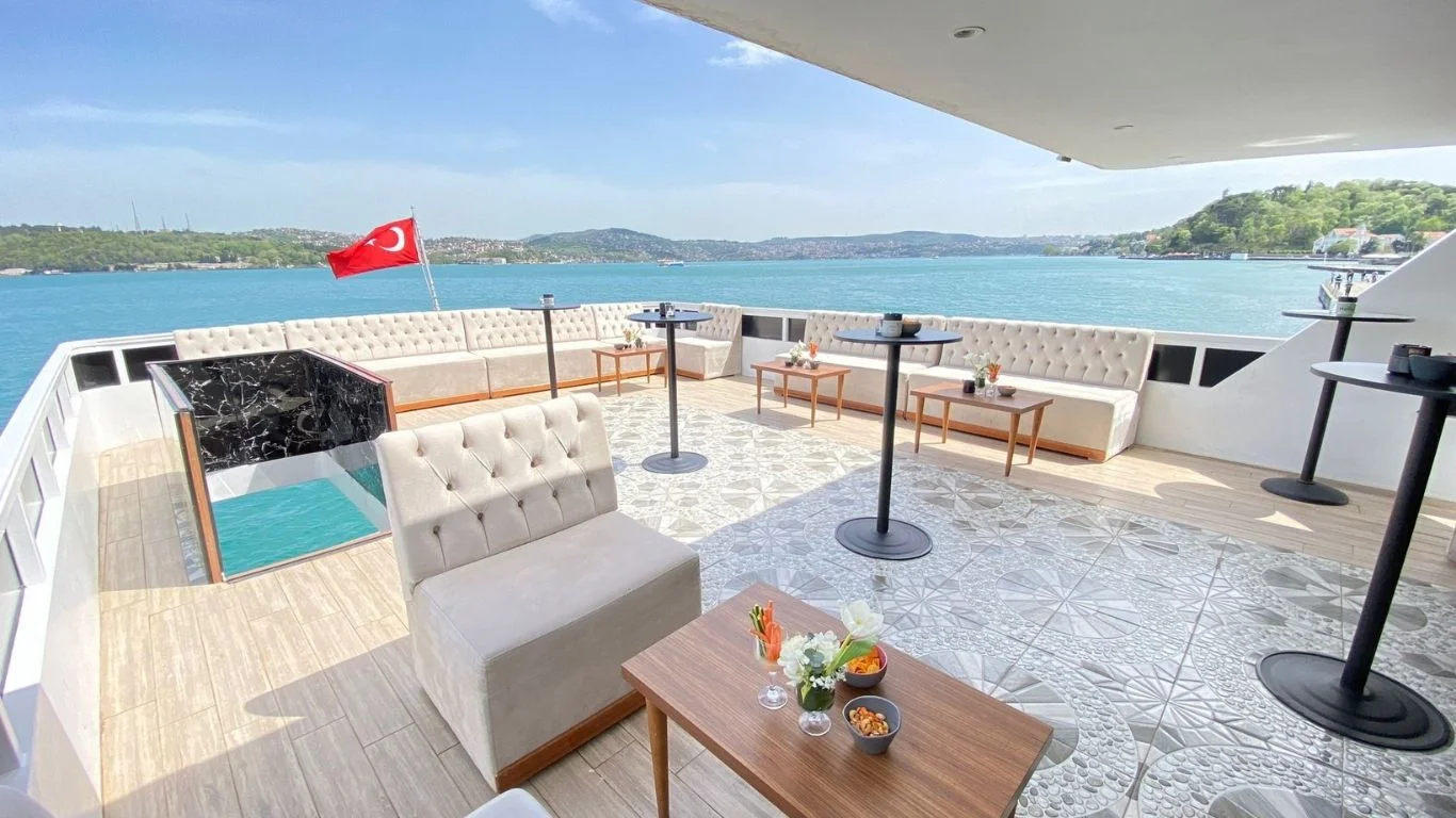 Yacht charter in istanbul
