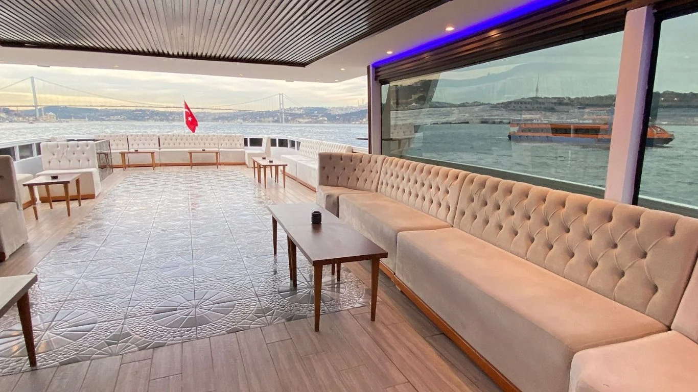 Yacht charter in istanbul